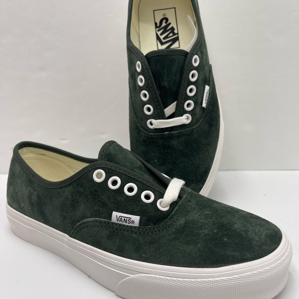 Vans WMNS Dark Green Suede Sneakers Authentic
Pig Suede Dried Kelp
VN000D7YEMU - Picture 1 of 16